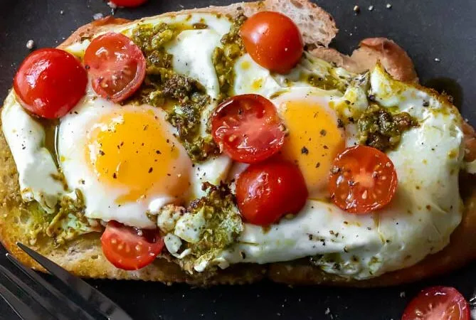 Healthy pesto eggs on toast